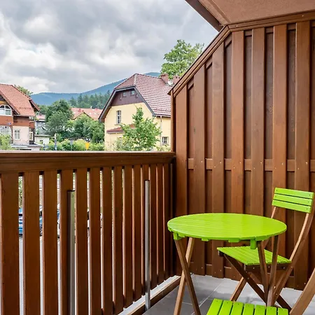 Lägenhet Strefa Centrum - Z Prywatnym Parkingiem - Space Karpacz